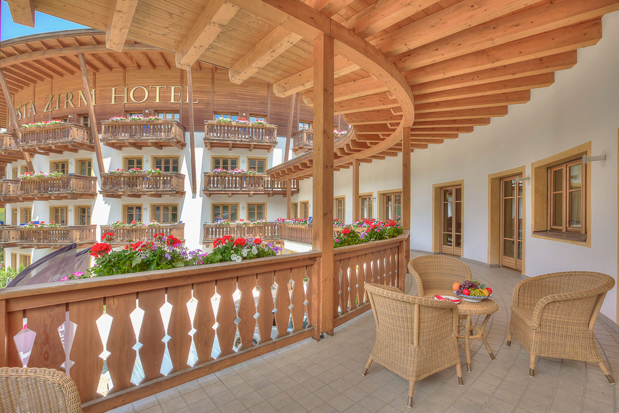 Das Hotel Posta Zirm von außen