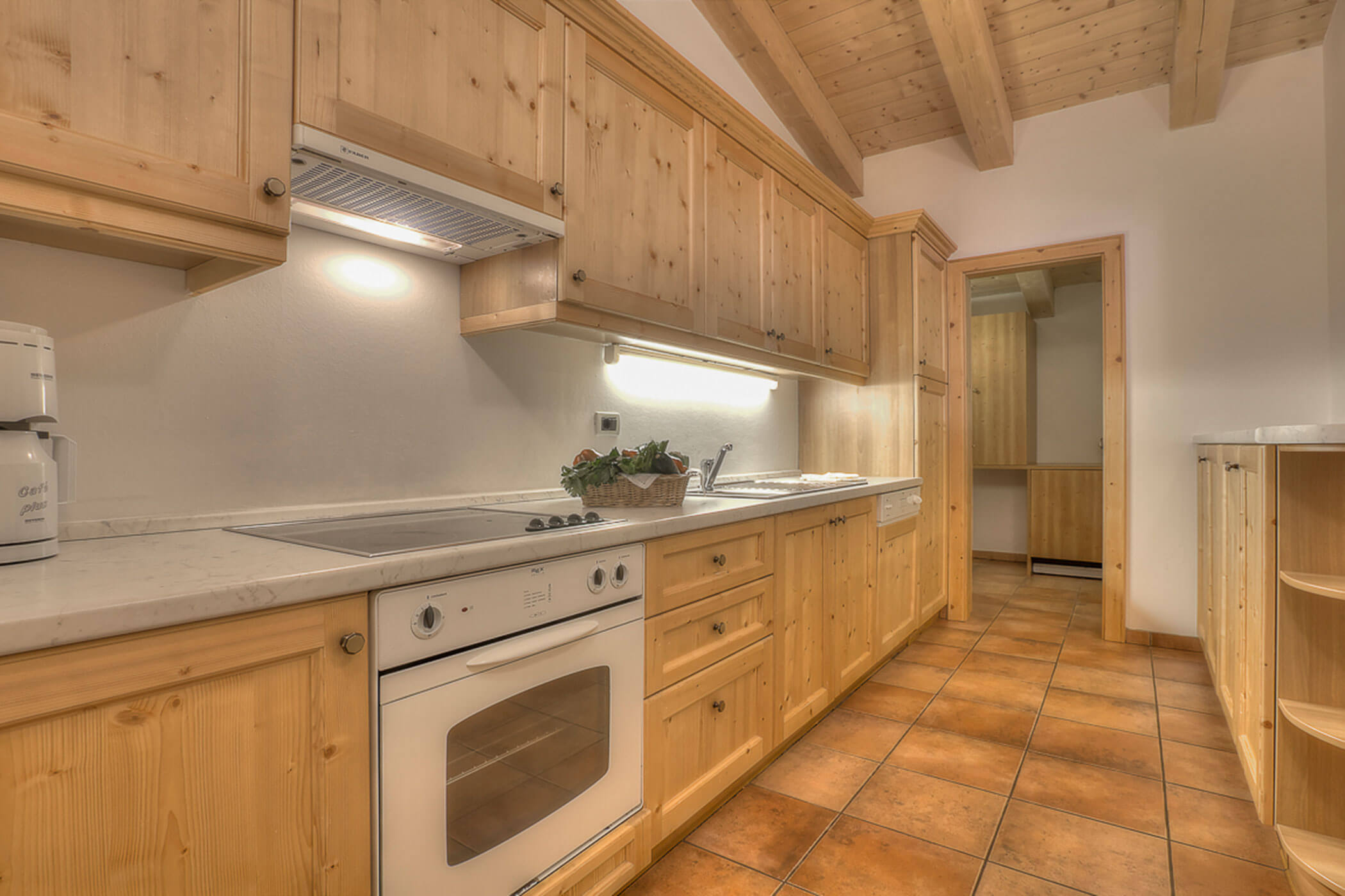 Küche in der Ferienwohnung Gran Val - Posta Zirm
